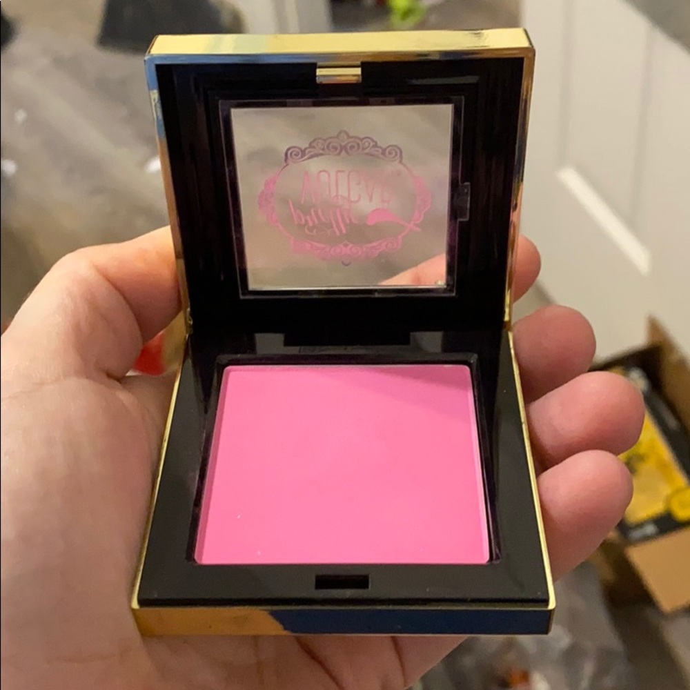 Pretty vulgar blush